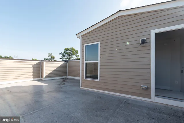 a car parked in front of a building