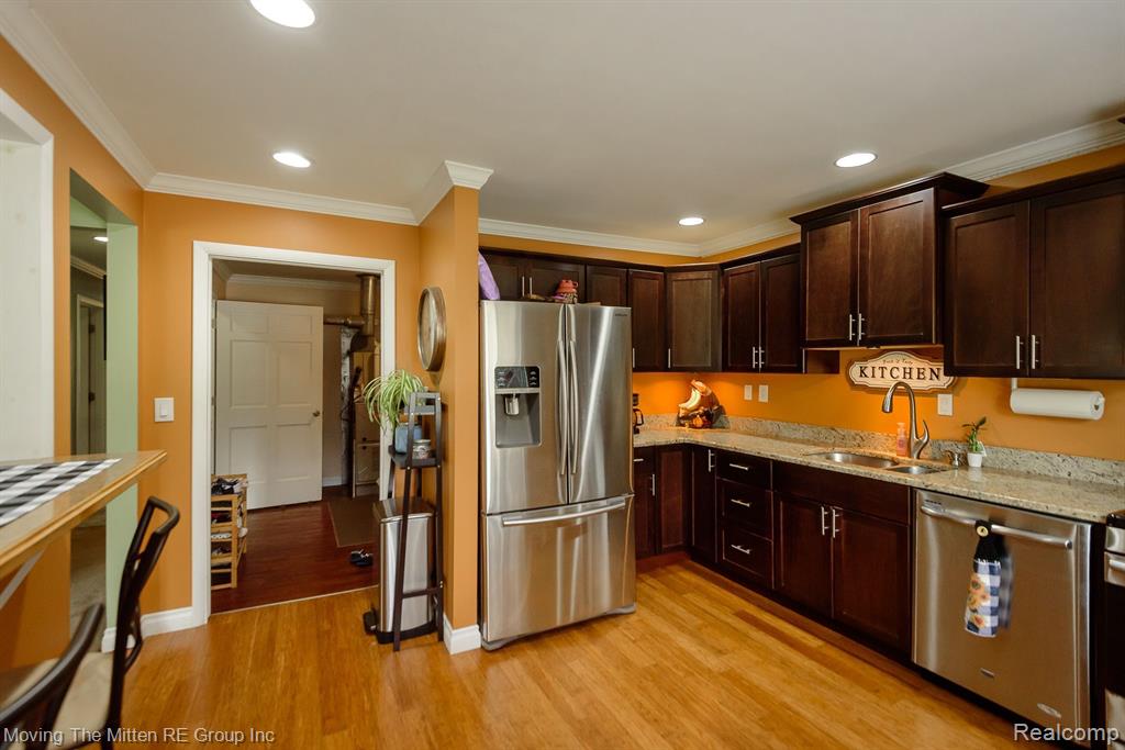 12051 Stark Road Livonia, MI 48150 - Photo 9 of 47 Gallery Image 9