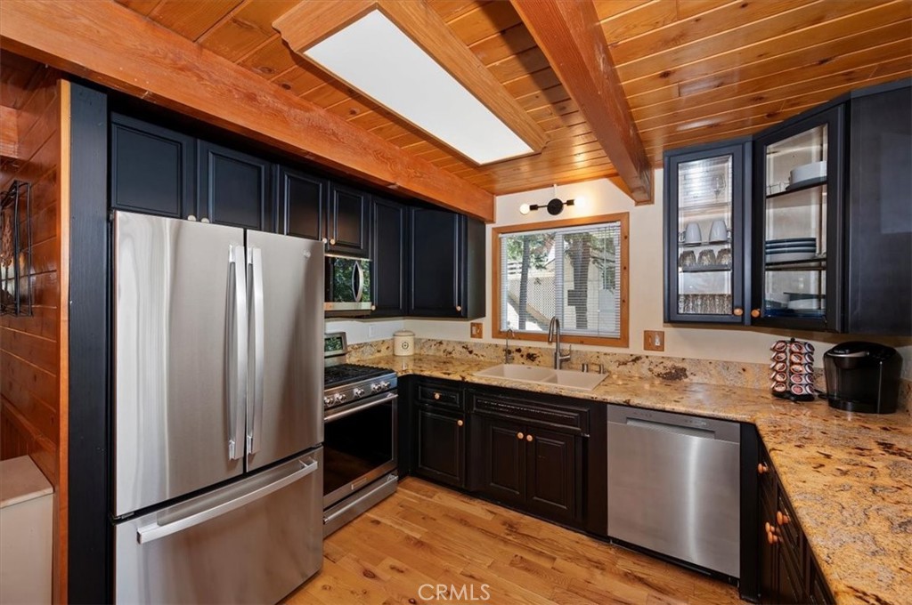349 Castle Gate Road Lake Arrowhead, CA 92352 - Photo 22 of 73