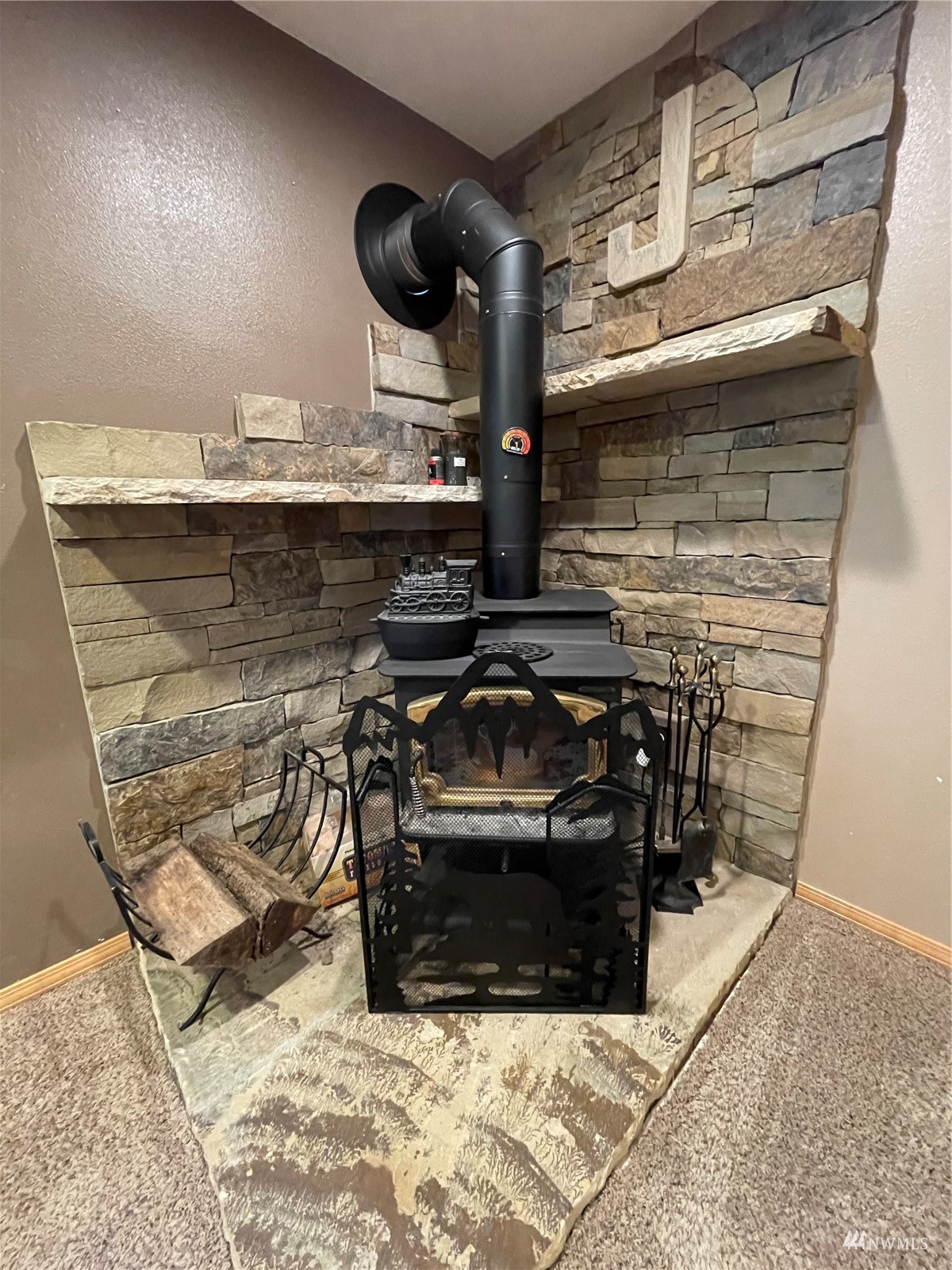 2018 Monroe Road Port Angeles, WA 98362 - Photo 7 of 40 Gallery Image 7