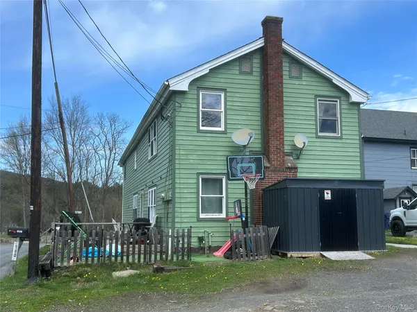 $1,800 | 100 Richardson Avenue, Shohola, PA 18458