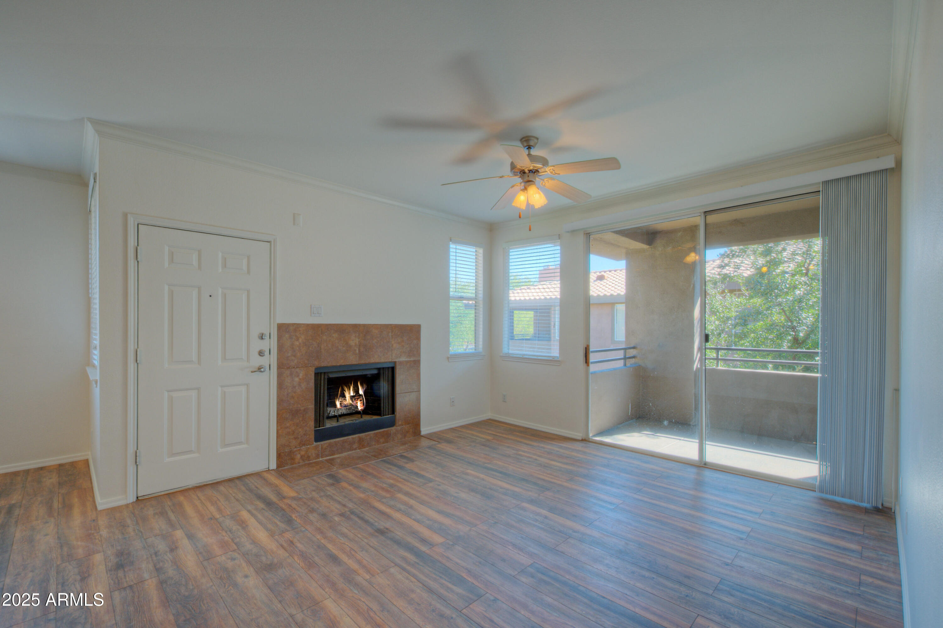 7009 East Acoma Drive, Unit 2092 Scottsdale, AZ 85254 - Photo 4 of 21 Light and Bright