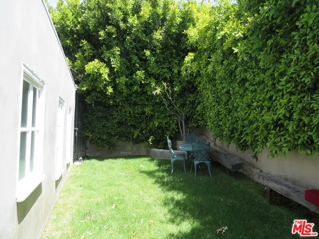 $6,900 | 811 Linda Flora Drive, Los Angeles, CA 90049