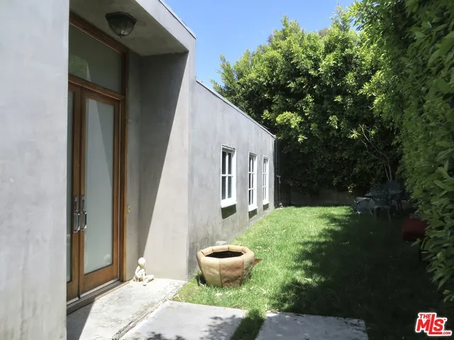 $6,900 | 811 Linda Flora Drive, Los Angeles, CA 90049