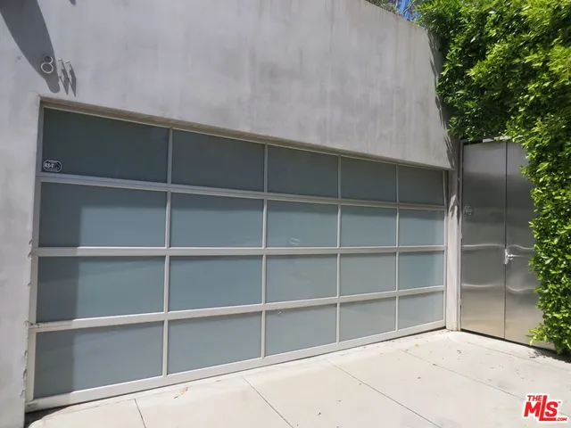 $6,900 | 811 Linda Flora Drive, Los Angeles, CA 90049