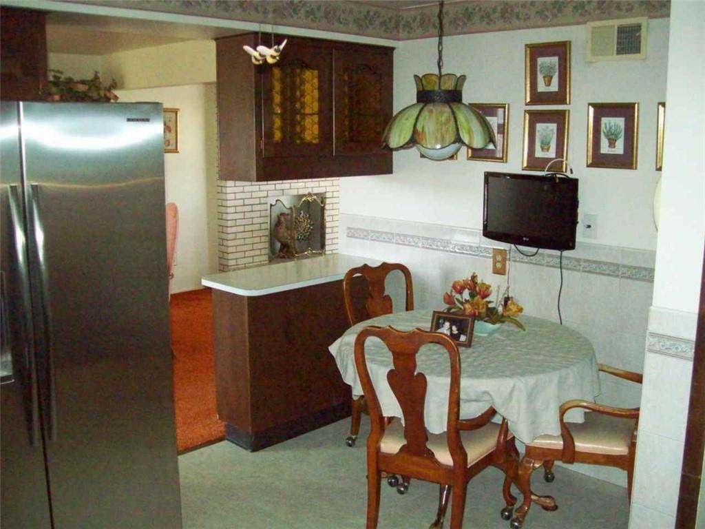 124 Herbst Road Coraopolis, PA 15108 - Photo 24 of 24 a dining room with furniture and window