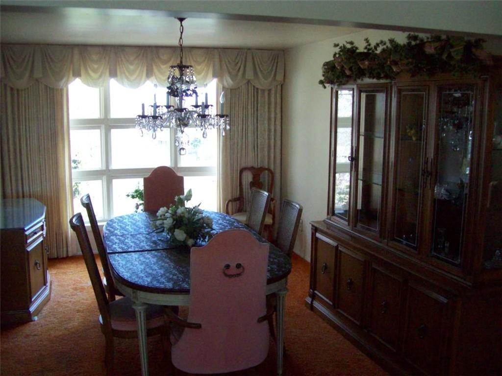 124 Herbst Road Coraopolis, PA 15108 - Photo 7 of 24 a dining room with furniture and window