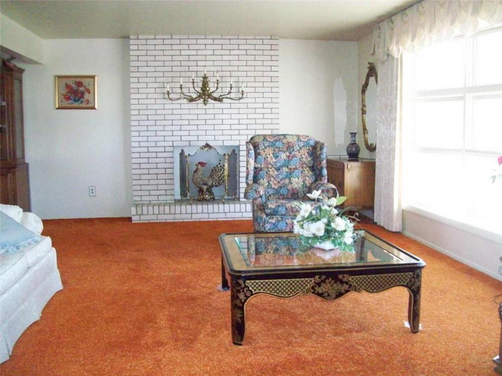 124 Herbst Road Coraopolis, PA 15108 - Photo 9 of 24 a living room with furniture and a window