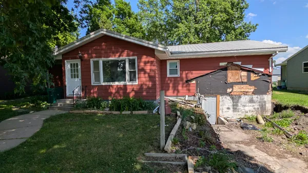 $100,000 | 781 4th Avenue Southeast, Wells, MN 56097