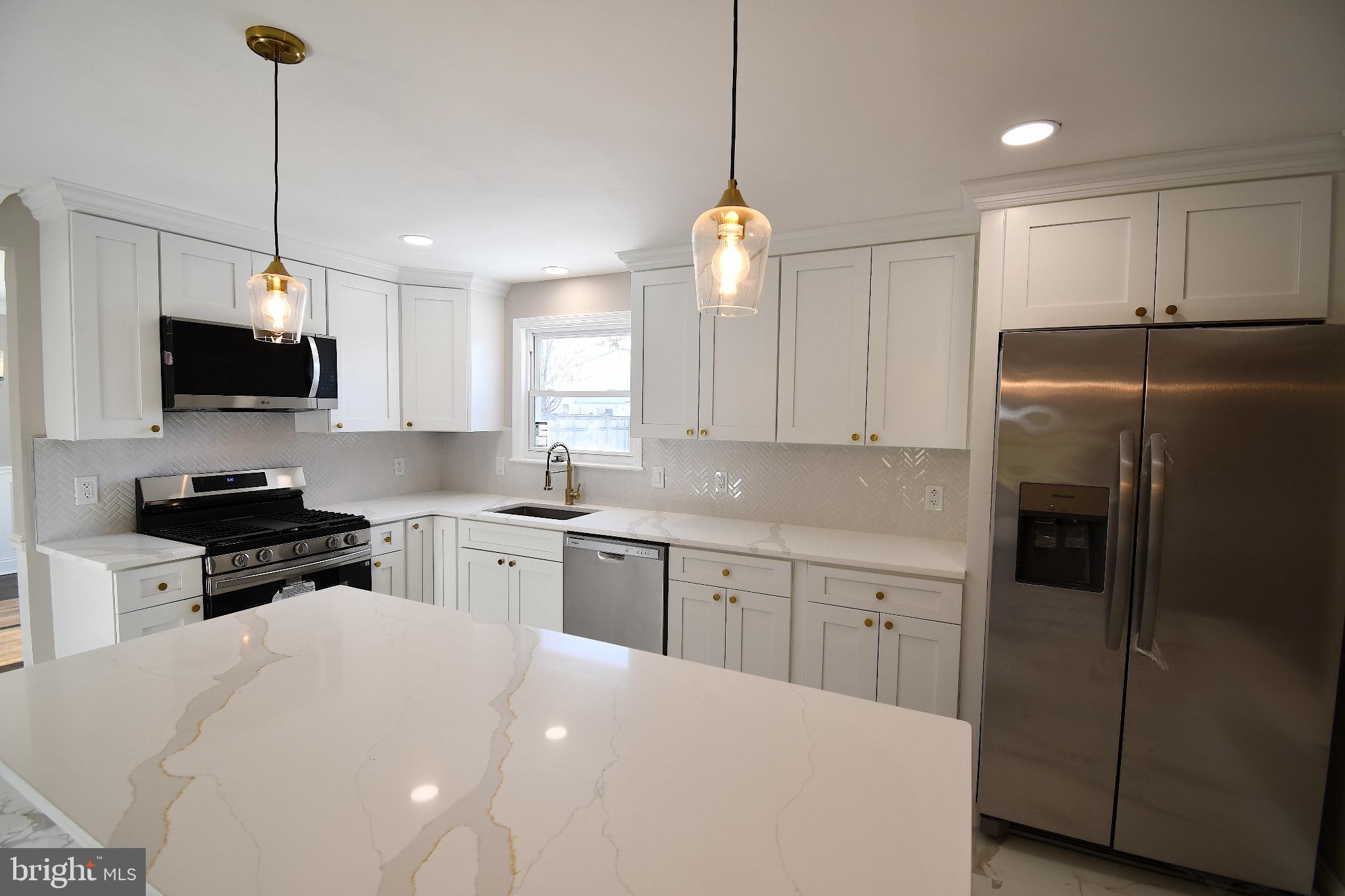 25 Champlain Road Marlton, NJ 08053 - Photo 12 of 40 Modern kitchen with elegant finishes.