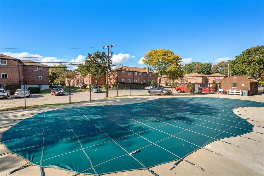 23 Westgate Road, Unit 6 Chestnut Hill, MA 02467 - Photo 16 of 19 a view of a basket ball ground