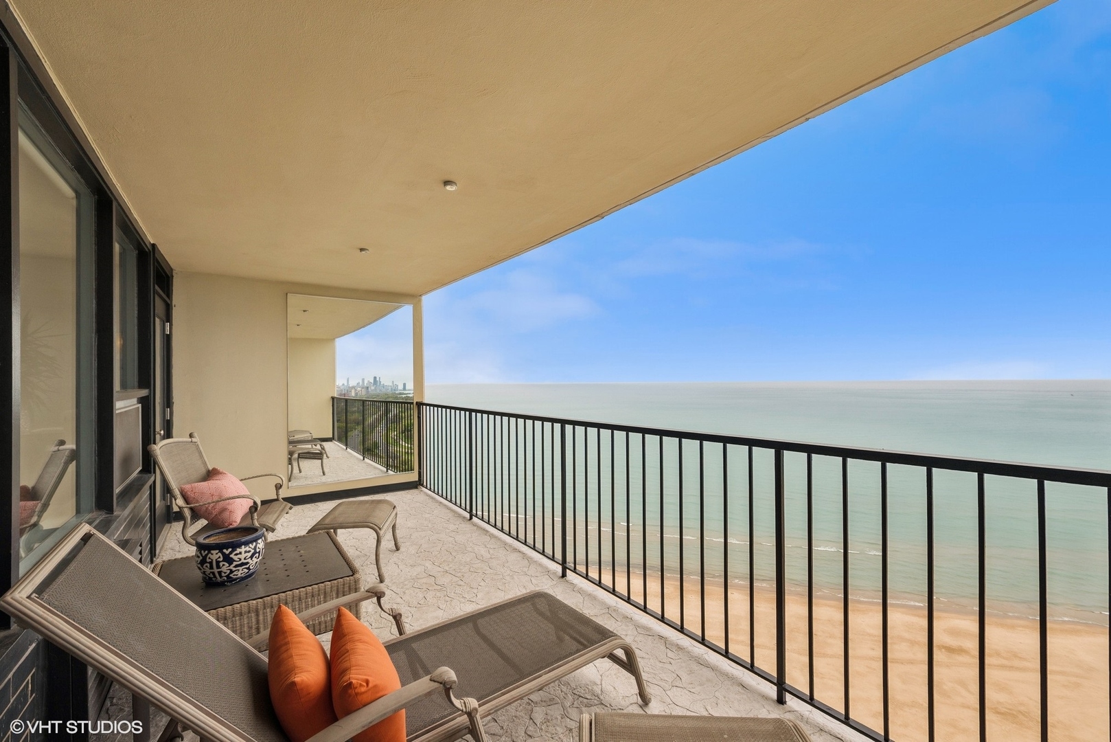 5733 North Sheridan Road, Unit 29D Chicago, IL 60660 - Photo 31 of 40 a view of balcony with chairs