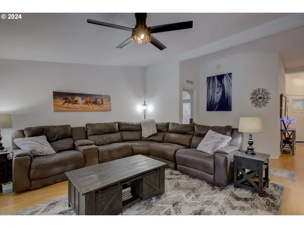 $639,900 | 2665 Whistlers Park Road, Roseburg, OR 97470