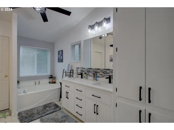 $639,900 | 2665 Whistlers Park Road, Roseburg, OR 97470