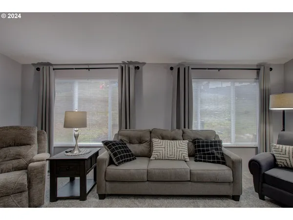 $639,900 | 2665 Whistlers Park Road, Roseburg, OR 97470