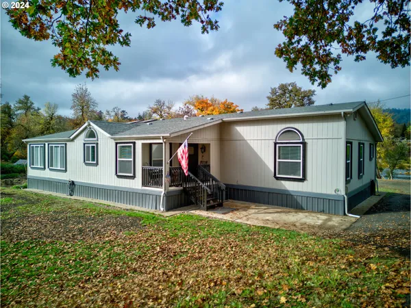 $639,900 | 2665 Whistlers Park Road, Roseburg, OR 97470