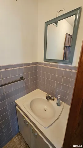 $154,000 | 2 Valleyview Road, Jacksonville, IL 62650