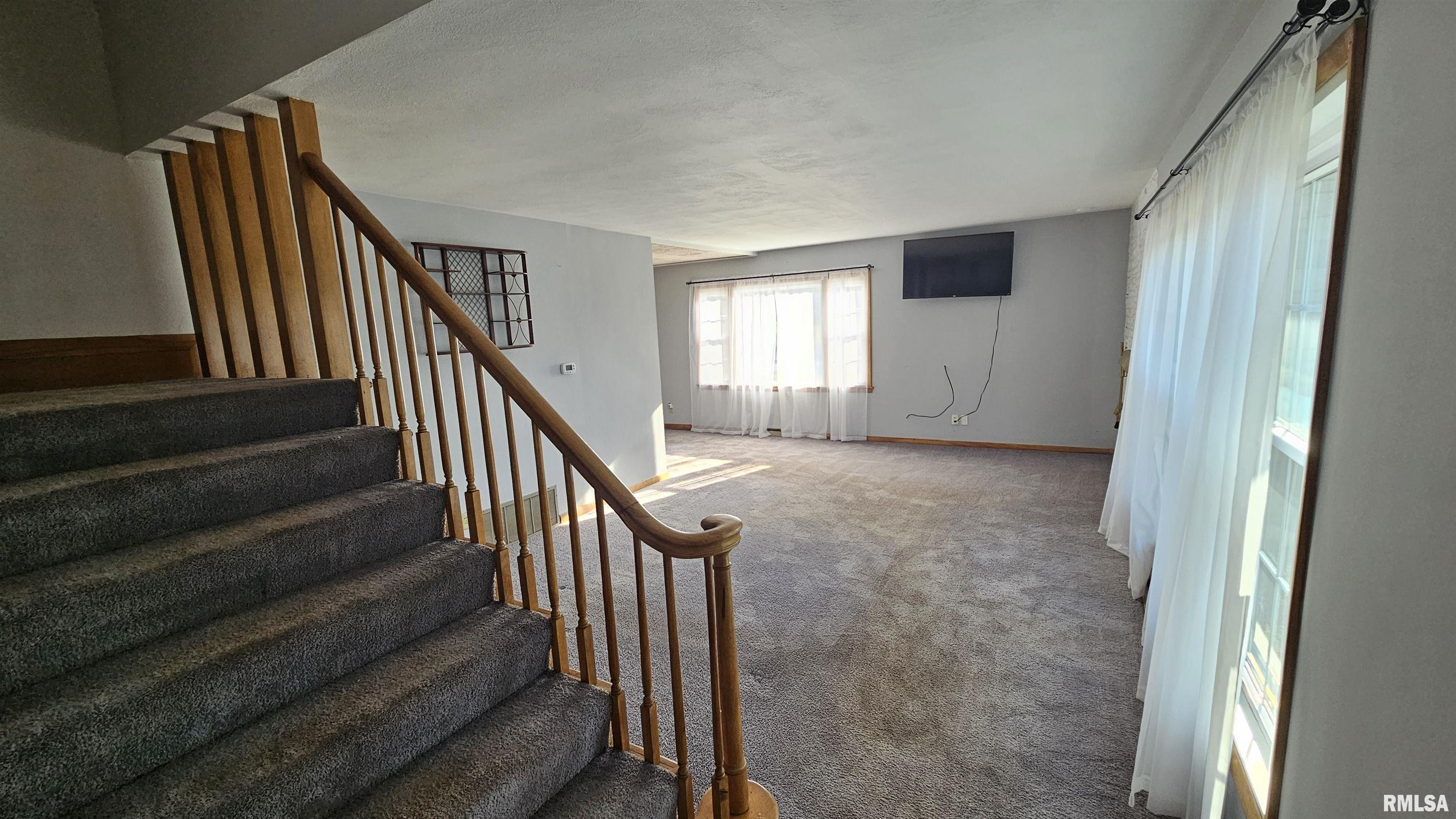 2 Valleyview Road Jacksonville, IL 62650 - Photo 13 of 24