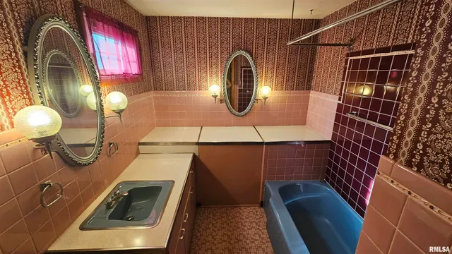 $154,000 | 2 Valleyview Road, Jacksonville, IL 62650