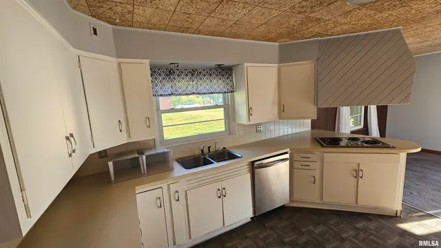 $154,000 | 2 Valleyview Road, Jacksonville, IL 62650