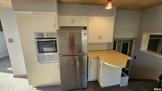 $154,000 | 2 Valleyview Road, Jacksonville, IL 62650