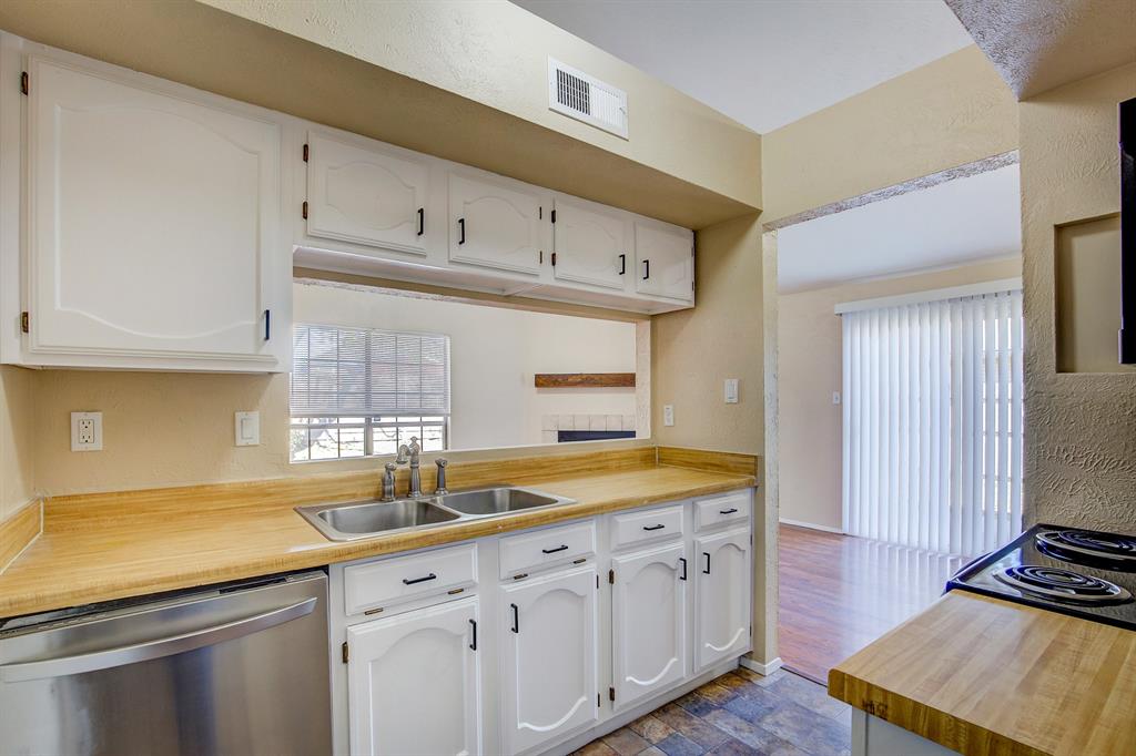 4221 Heath Street Fort Worth, TX 76137 - Photo 15 of 32