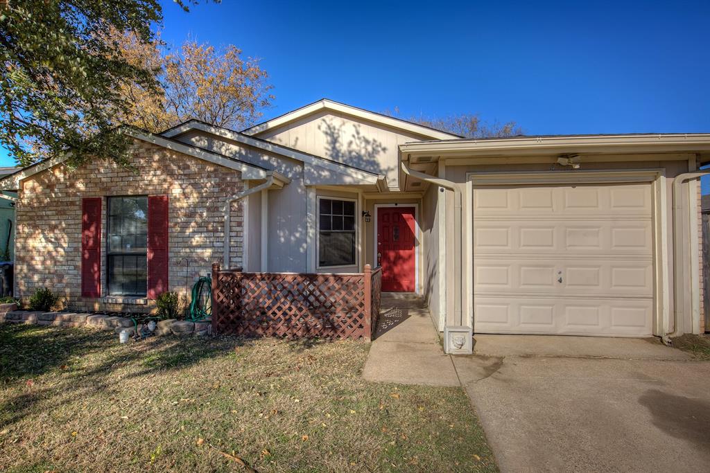 4221 Heath Street Fort Worth, TX 76137 - Photo 3 of 32
