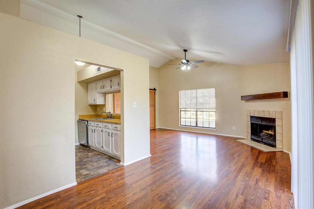 4221 Heath Street Fort Worth, TX 76137 - Photo 7 of 32