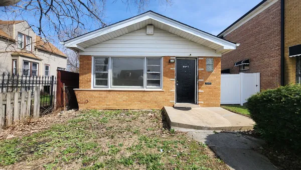 $149,000 | 9061 South Parnell Avenue, Chicago, IL 60620