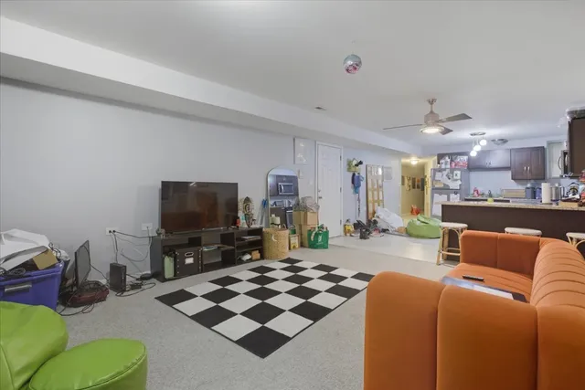 $1,350 | 4423 South Prairie Avenue, Unit GARDEN, Chicago, IL 60653