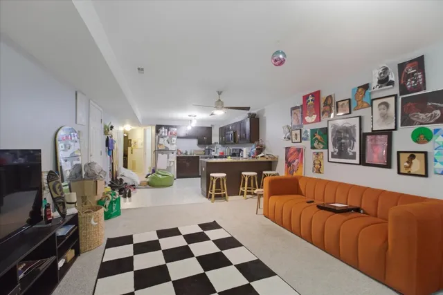 $1,350 | 4423 South Prairie Avenue, Unit GARDEN, Chicago, IL 60653