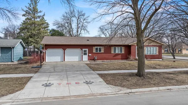 $195,000 | 500 Rowland Street, Tracy, MN 56175