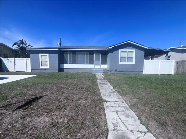 $2,500 | 3215 West Pine Street, Tampa, FL 33607