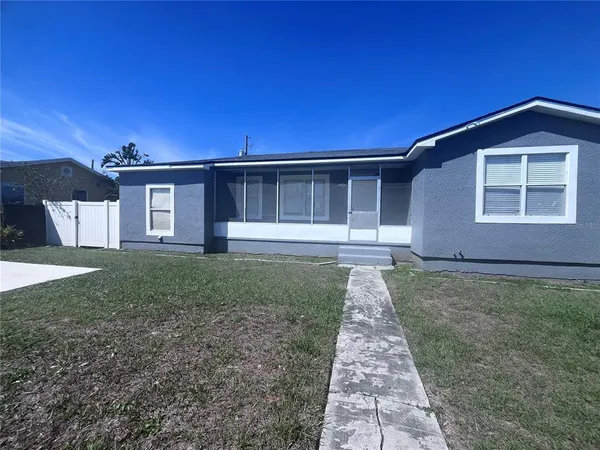 $2,500 | 3215 West Pine Street, Tampa, FL 33607