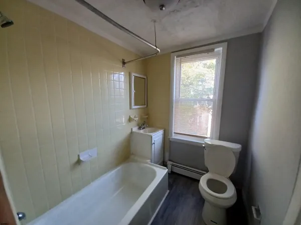 $2,700 | 43 Virginia Avenue, Unit 2, Atlantic City, NJ 08401