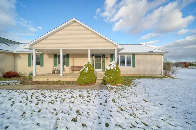 $295,900 | 11970 Swan View Drive, Brooklyn, MI 49230
