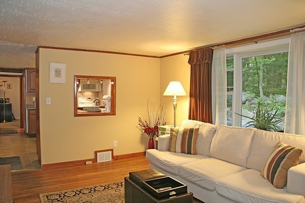 48 Rockridge Road Framingham, MA 01702 - Photo 5 of 18 Gallery Image 5