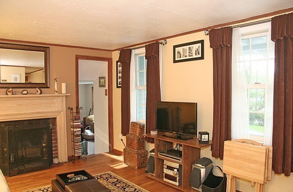 48 Rockridge Road Framingham, MA 01702 - Photo 6 of 18 Gallery Image 6