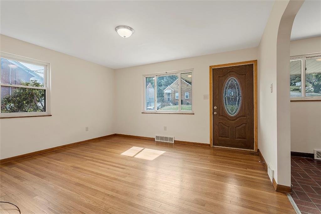 2314 Kane Road Aliquippa, PA 15001 - Photo 2 of 25 Gallery Image 2