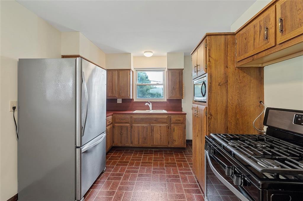 2314 Kane Road Aliquippa, PA 15001 - Photo 7 of 25 Gallery Image 7