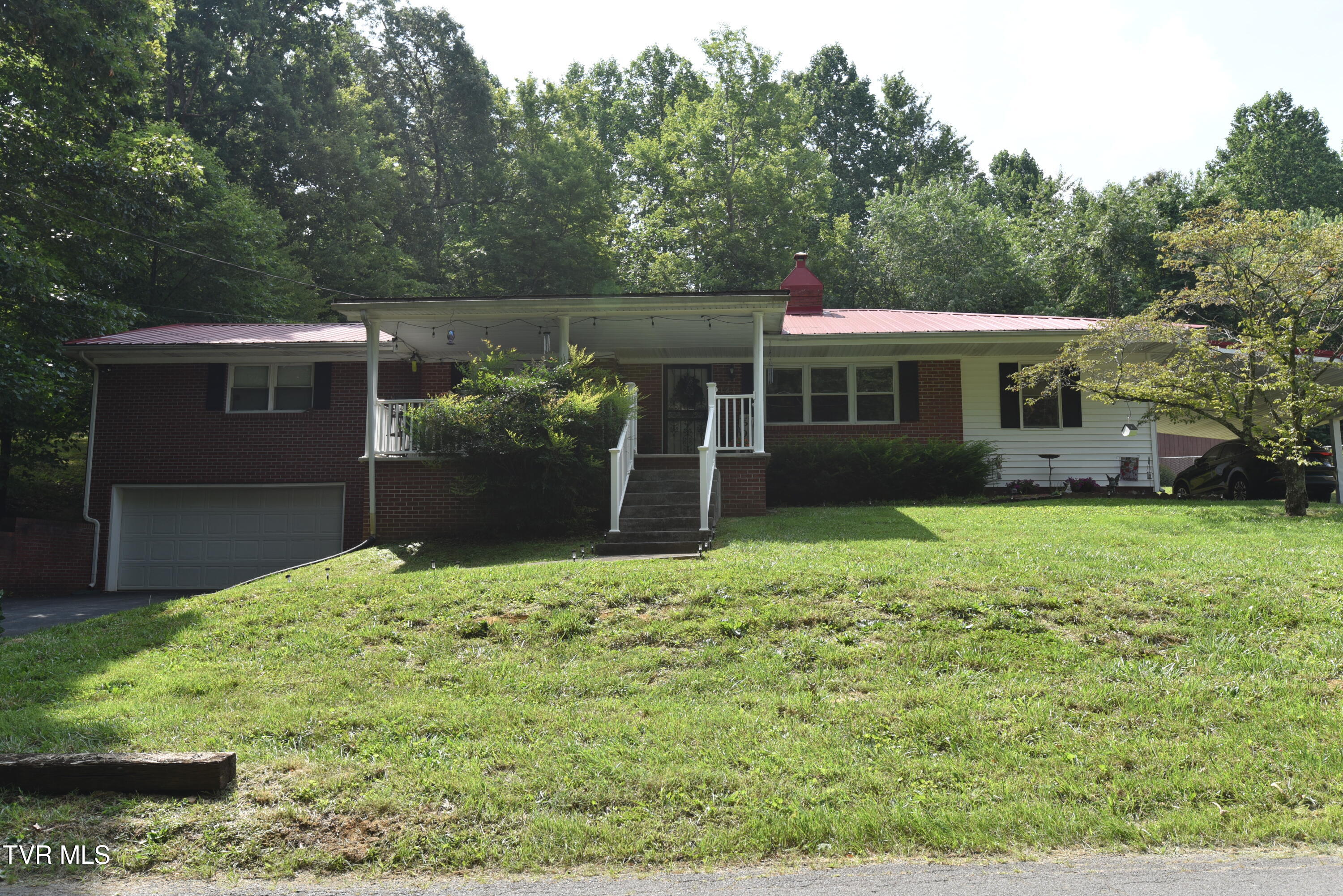127 Sewanee Road Johnson City, TN 37601 - Photo 1 of 31 DSC_5600
