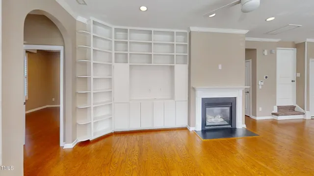a bathroom with a toilet