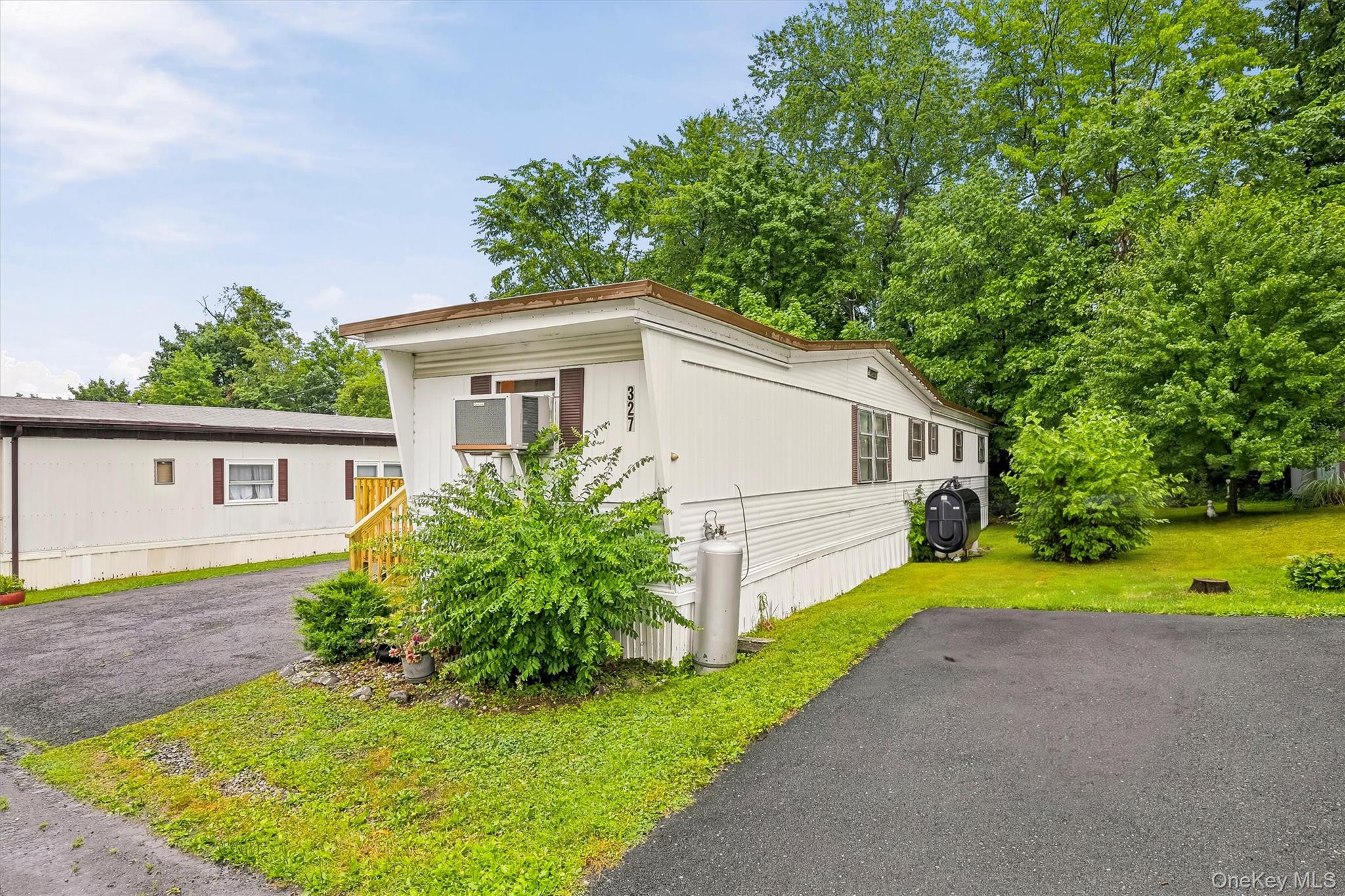 327 Currycross Road New Windsor, NY 12553 - Photo 24 of 26