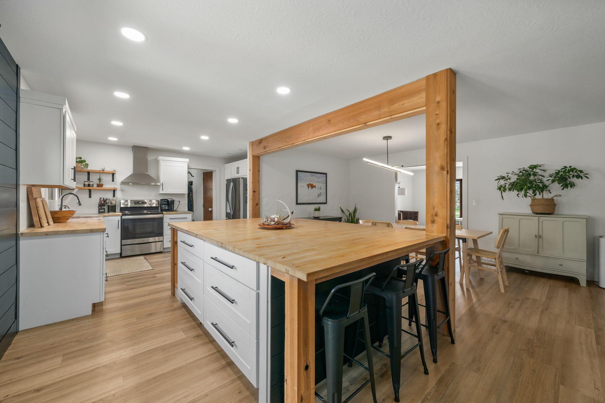 3984 Liberty Road Delaware, OH 43015 - Photo 13 of 48 Kitchen