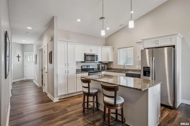 $249,900 | 2406 13th Street, Silvis, IL 61282