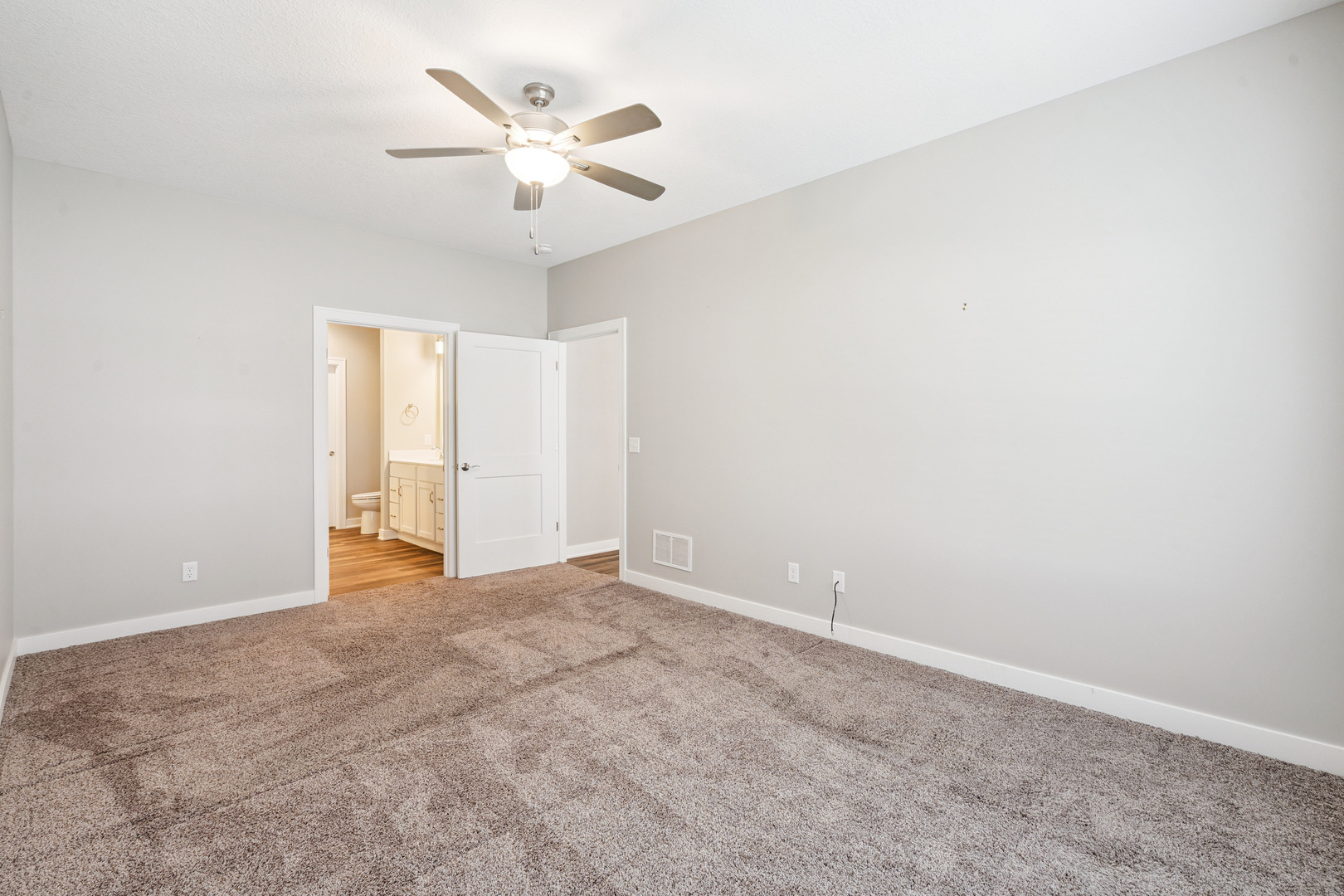 2406 13th Street Silvis, IL 61282 - Photo 13 of 22 a view of an empty room