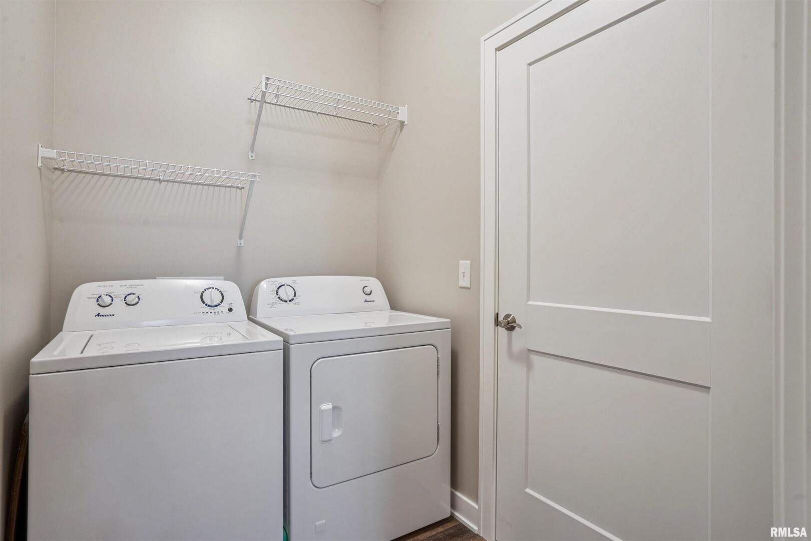 2406 13th Street Silvis, IL 61282 - Photo 19 of 22 a utility room with dryer and washer