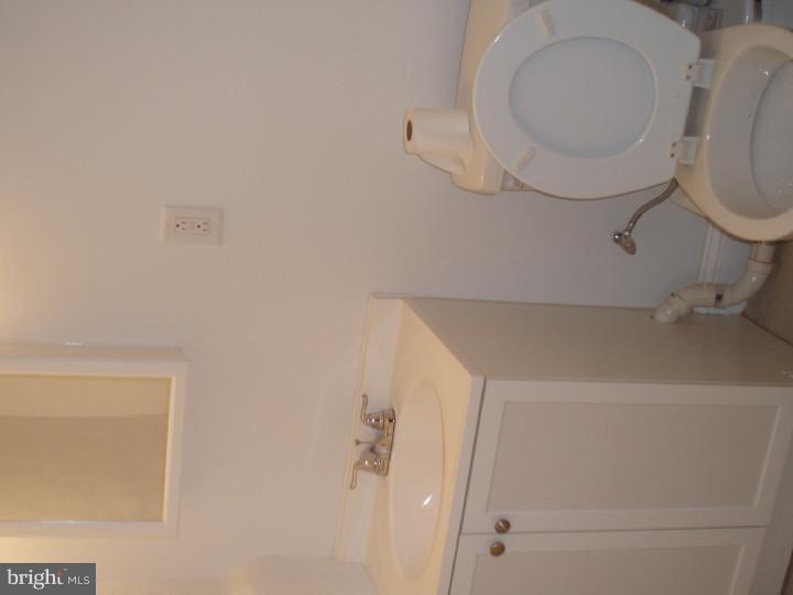 230 West Ritner Street Philadelphia, PA 19148 - Photo 8 of 11 Half Bath