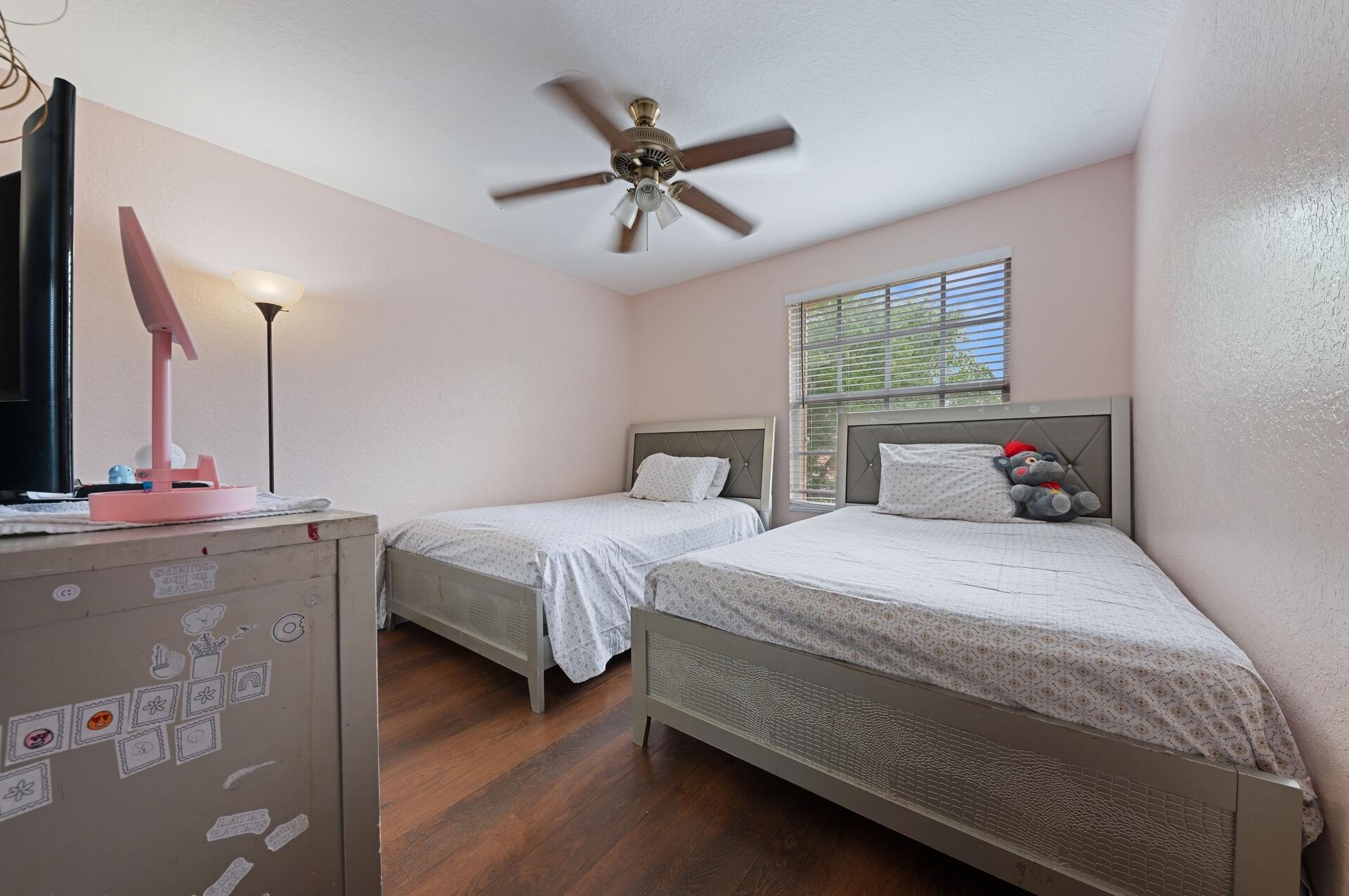 5217 Rising Comet Lane Greenacres, FL 33463 - Photo 11 of 13 1920x1277_100_1776503296806_177644477366