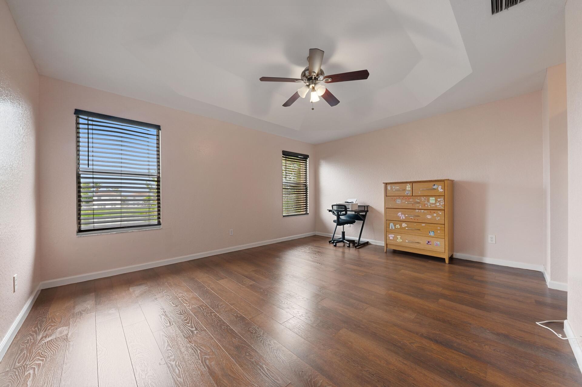 5217 Rising Comet Lane Greenacres, FL 33463 - Photo 12 of 13 1920x1277_100_1776503294690_177644474964